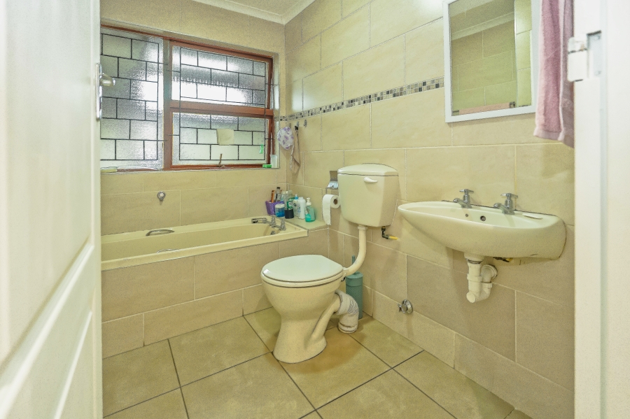 3 Bedroom Property for Sale in Highbury Western Cape
